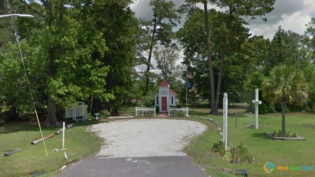 Tiny Chapel in Highway, Conway, South Carolina, USA